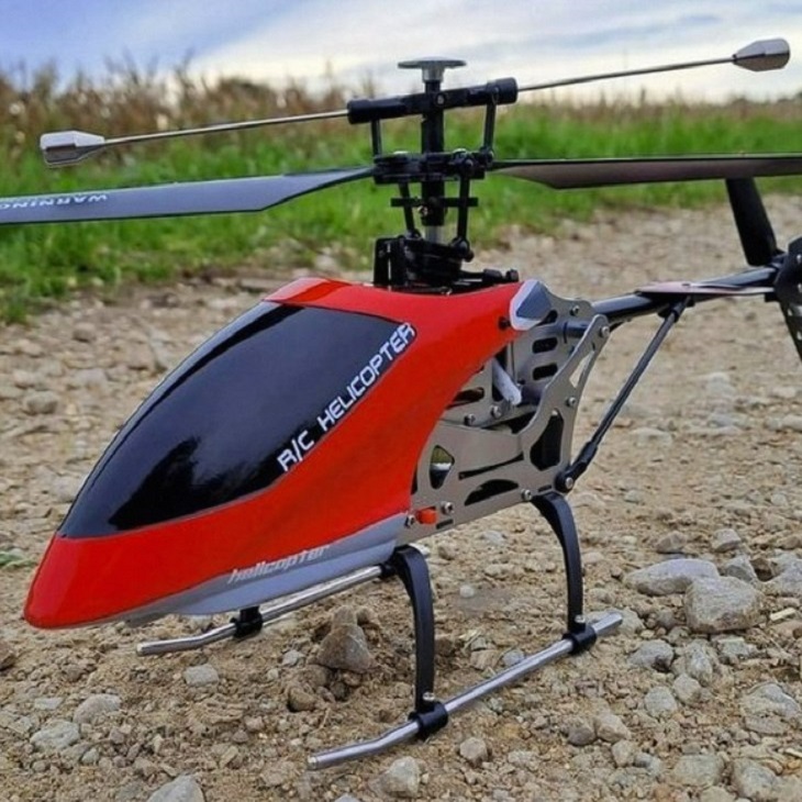 RC helicopter toy